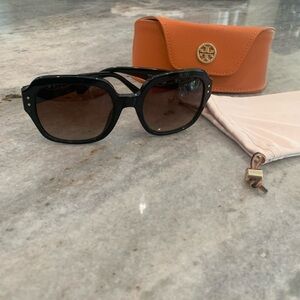 Authentic Tory Burch Oversized Square Logo Sunglasses
